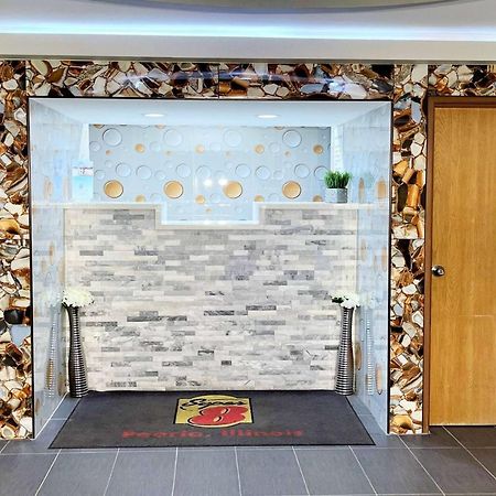 Super 8 By Wyndham Peoria Motell Exteriör bild