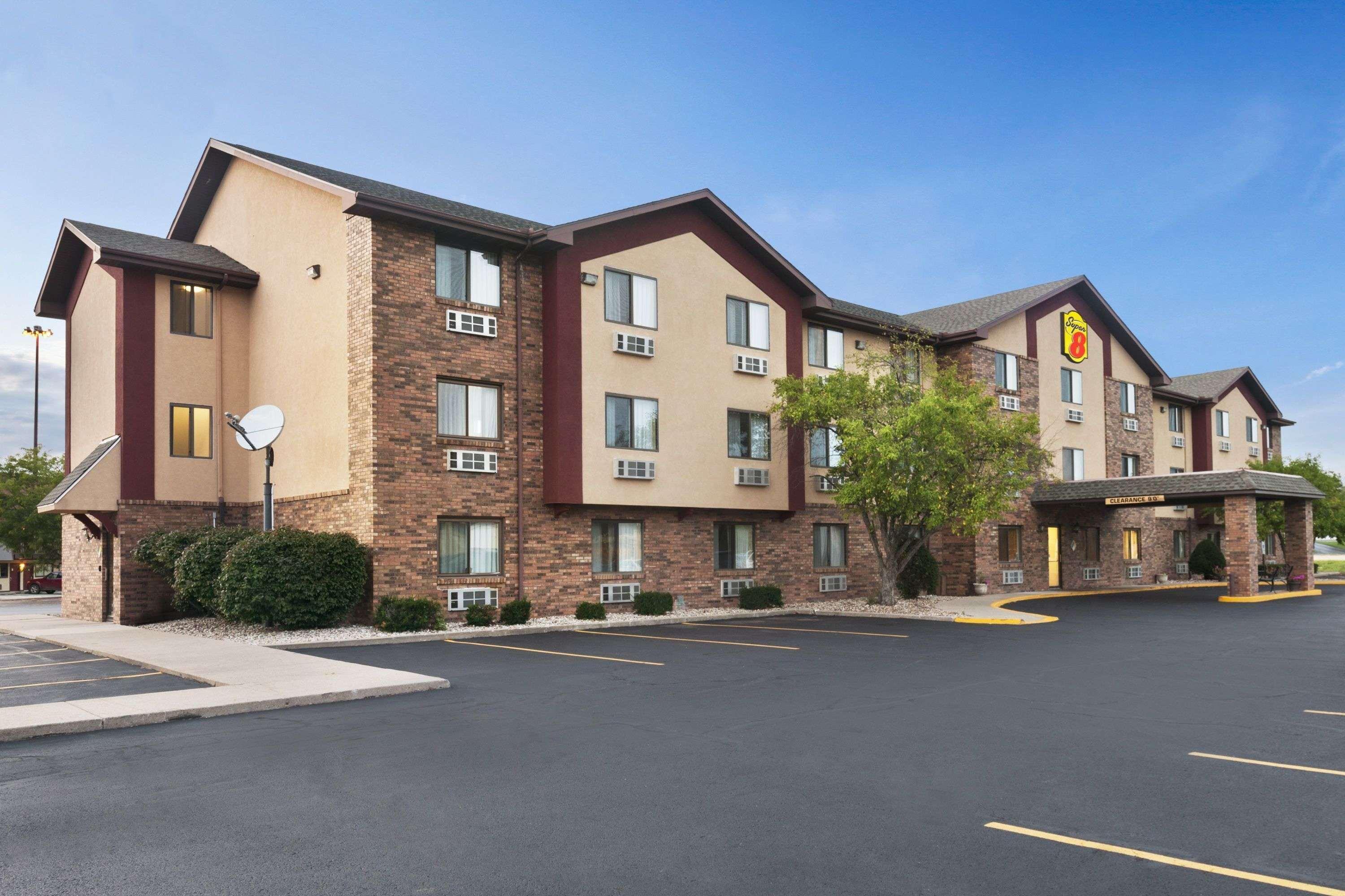 Super 8 By Wyndham Peoria Motell Exteriör bild